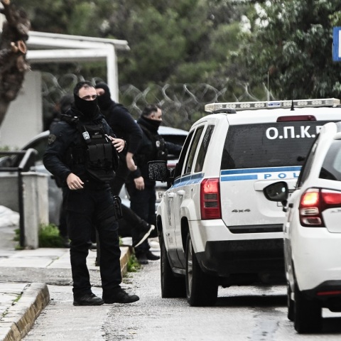 Αστυνομικοί σε επιχείρηση συλλήψεων για την υπόθεση της Greek Mafia