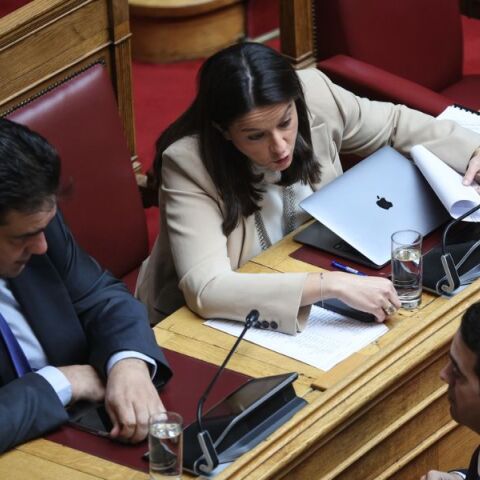 Αντιπαράθεση στη Βουλή για την επιστολική ψήφο