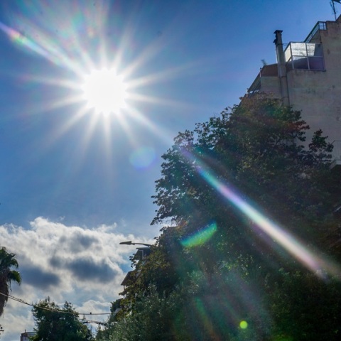 Αίθριος ο καιρός στο μεγαλύτερο μέρος της χώρας - Πού προβλέπονται ασθενείς βροχοπτώσεις 