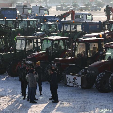 Aγρότες: Φουντώνουν οι κινητοποιήσεις σε Γερμανία και Γαλλία