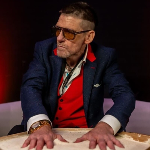 Peaky Blinders: Ο πρωταγωνιστής Arthur Shelby συνελήφθη για κατοχή ναρκωτικών