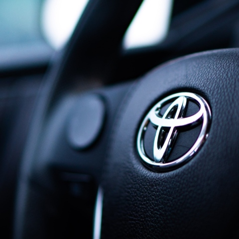 Iαπωνία: Η Toyota ανακαλεί 50.000 οχήματα λόγω επικίνδυνων αερόσακων