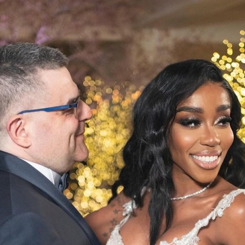 «Δεν θα σε αφήσω, θα σε βρω» - Το μήνυμα της Ελίζαμπεθ Ελέτσι στην γυναίκα που «κάρφωσε» το γάμο στην ΑΑΔΕ