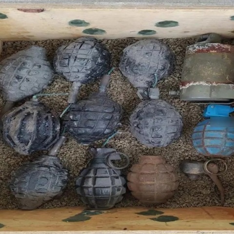 «Οπλοστάσιο» στη Φλώρινα: Ζευγάρι είχε στην οικία του 29 όπλα και 72 κιλά πυρίτιδας