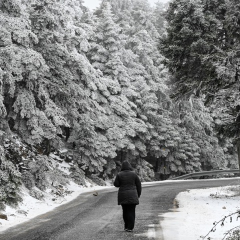 Εξασθενεί σταδιακά από την Τετάρτη η κακοκαιρία «Avgi» - Πού θα χιονίσει - Πλησιάζουν οι Αλκυονίδες μέρες
