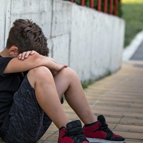 Τον χλεύασαν, τον έδειραν και του έβαλαν σακούλα στο κεφάλι - Άγριο περιστατικό bullying σε 15χρονο στα Χανιά 