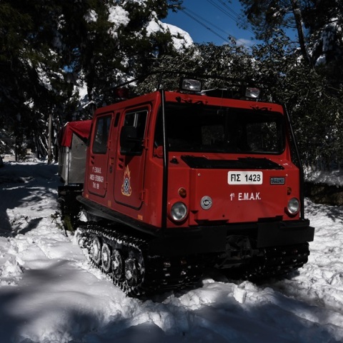 Φυλή: Εγκλωβίστηκαν στο χιόνι και ζητούν να τους παραλάβει ελικόπτερο