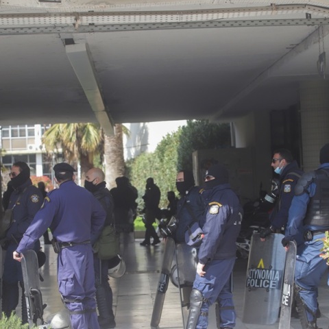 Σε εξέλιξη εκκένωση της πρυτανείας του ΑΠΘ 