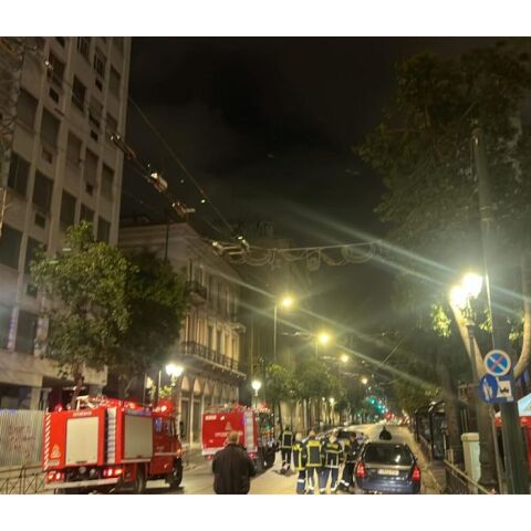 Yπουργείο Εργασίας: Βομβιστική επίθεση από την «Επαναστατική Ταξική Αυτοάμυνα»