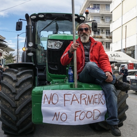 Απειλούν με πολύωρα μπλόκα οι αγρότες: «Θα δούμε εικόνες Γερμανίας, Γαλλίας, Ιταλίας»