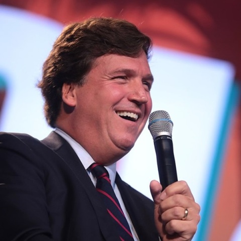 Τάκερ Κάρλσον: Θα πάρει συνέντευξη από τον Βλαντιμίρ Πούτιν - Σάλος σε ΗΠΑ και Ρωσία