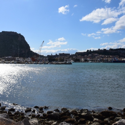 Αίθριος ο καιρός σήμερα Παρασκευή με λίγες σποραδικές βροχές κατά τόπους