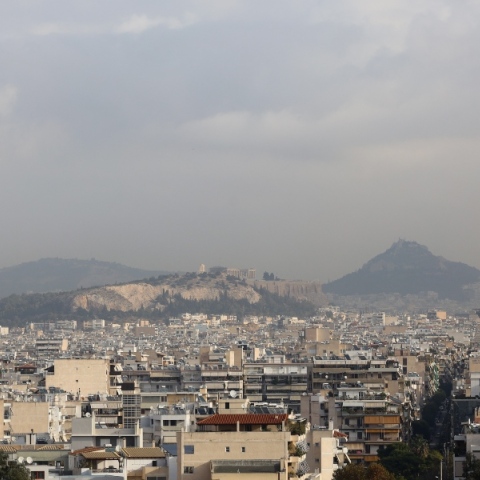 Συννεφιασμένος ο καιρός σήμερα Σάββατο με τοπικές βροχές