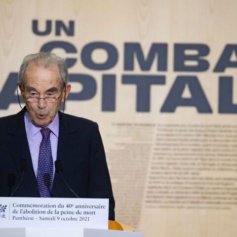 Γαλλία: Πέθανε ο Ρομπέρ Μπαντεντέρ, υπουργός κυβερνήσεων Μιτέραν