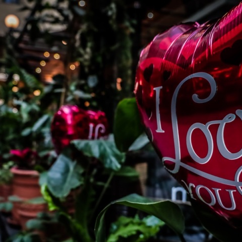 Άγιος Βαλεντίνος:  Ποιος ήταν και πώς συνδέθηκε το όνομά του με τον έρωτα