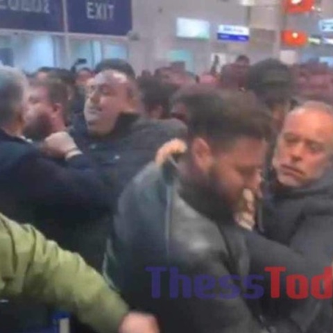 Αγρότες «εισέβαλαν» στο αεροδρόμιο της Αλεξανδρούπολης - Ζητούσαν να δουν τον Αυγενάκη