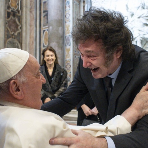 Μιλέι για Πάπα Φραγκίσκο: «Eίναι ο σημαντικότερος Αργεντίνος στην ιστορία»