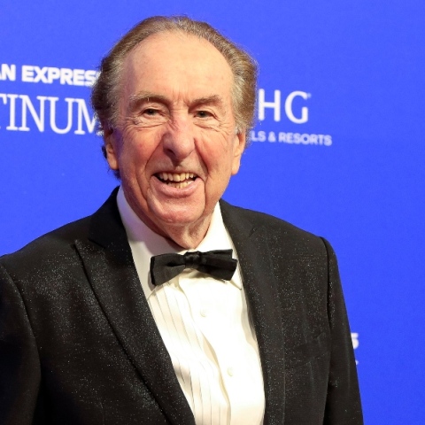 Ο Eric Idle των Monty Python ακόμη εργάζεται για να τα βγάλει πέρα