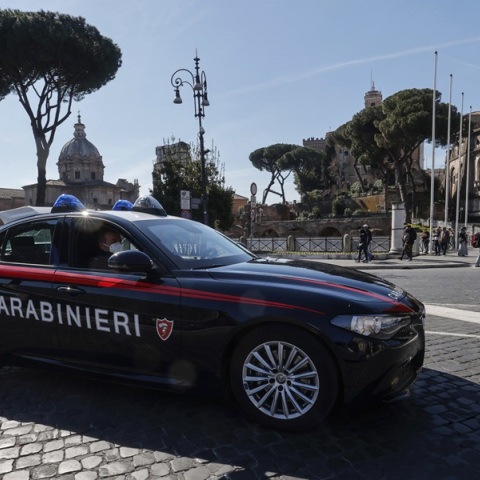 Φρίκη στο Παλέρμο: 54χρονος στραγγάλισε τα παιδιά του και έκαψε ζωντανή τη γυναίκα του