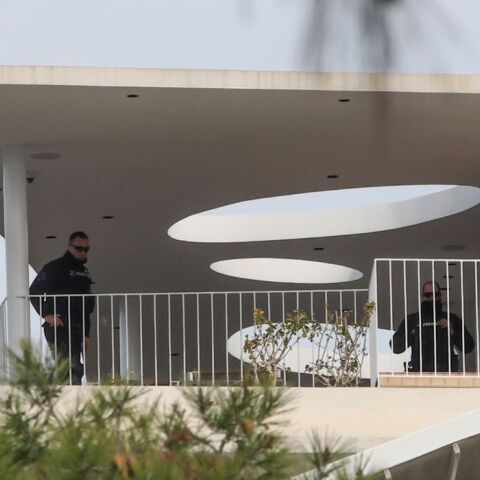 ΠΥΡΟΒΟΛΙΣΜΟΙ ΣΕ ΝΑΥΤΙΛΙΑΚΗ ΕΤΑΙΡΕΙΑ ΣΤΗΝ ΓΛΥΦΑΔΑ (ΓΙΑΝΝΗΣ ΠΑΝΑΓΟΠΟΥΛΟΣ/EUROKINISSI)