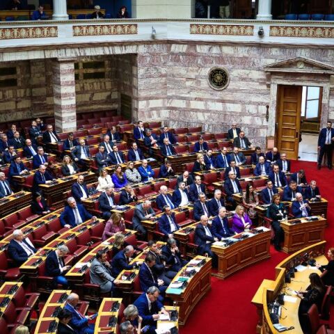 Οι πολιτικοί αρχηγοί για τον γάμο ομόφυλων ζευγαριών