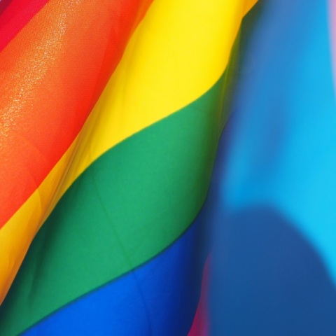 Σήμερα η ψήφιση του νομοσχεδίου για τον γάμο ομόφυλων ζευγαριών - Ποιοι τάσσονται «κατά»