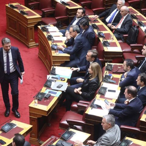 ΠΑΣΟΚ - Γάμος ομόφυλων: 11 οι αποχές σύμφωνα με πληροφορίες