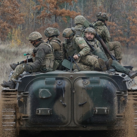 Οι ρωσικές δυνάμεις βελτίωσαν τις θέσεις τους στις γραμμές του μετώπου - Ουκρανοί στρατιώτες αιχμαλωτίστηκαν κατά την αποχώρησή τους από Αβντιίβκα	