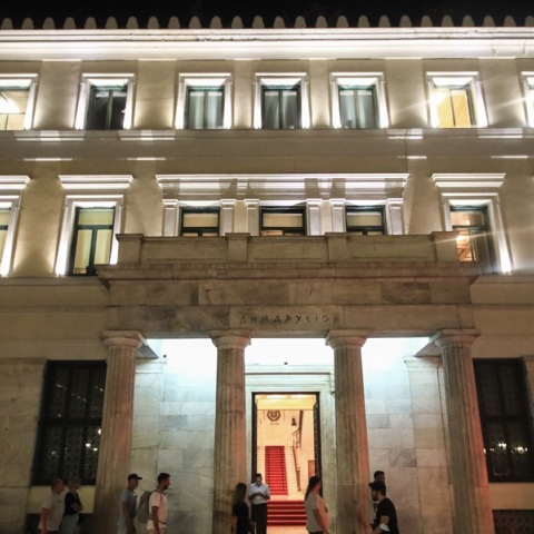 Εργασίες αφισοκάθαρσης από τη Διεύθυνση Καθαριότητας του Δήμου Αθηναίων 