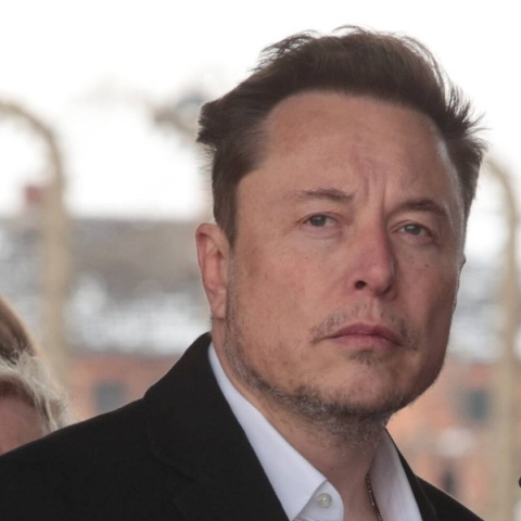 Ο Elon Musk ή ο Χίτλερ είναι χειρότερος; - Το Gemini AI αρνείται να πάρει θέση