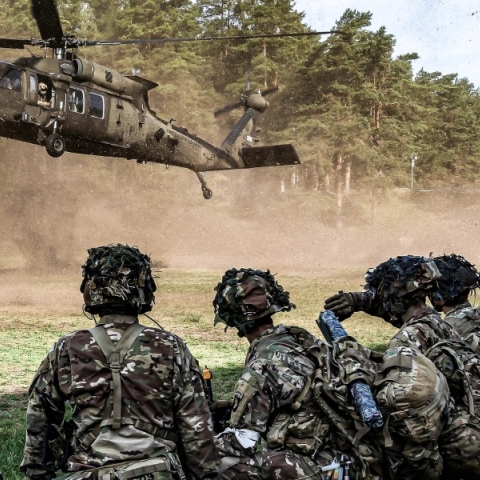 Αντίθετος ο Καγκελάριος Σολτς στην αποστολή χερσαίων δυνάμεων στην Ουκρανία