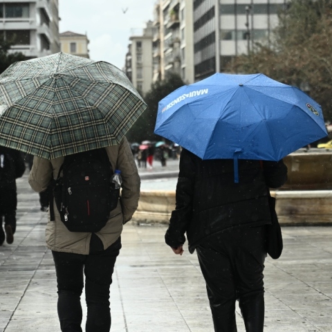 Νεφελώδης θα είναι ο καιρός αύριο Τετάρτη με τοπικές βροχές