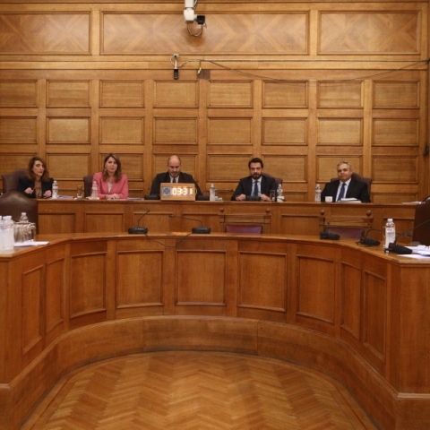 Αίτημα συγγενών των θυμάτων για άρση ασυλίας Καραμανλη και Σπίρτζη