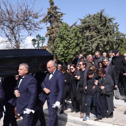 Ηλίας Λογοθέτης: Θλίψη και συγκίνηση στο τελευταίο «αντίο» © NDPPHOTO / ΑΝΔΡΕΑΣ ΝΙΚΟΛΑΡΕΑΣ