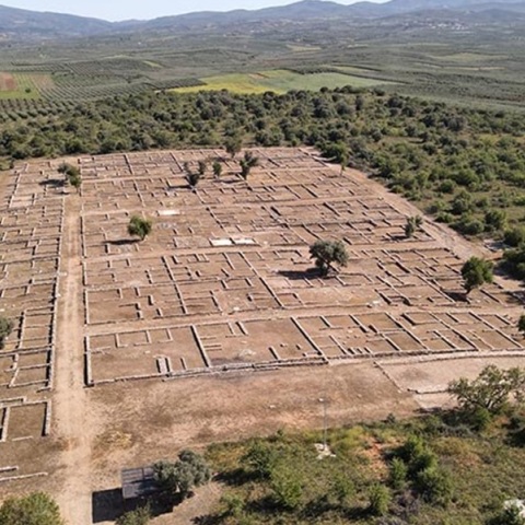 Αναβαθμίζονται οι υποδομές στον αρχαιολογικό χώρο της Ολύνθου 