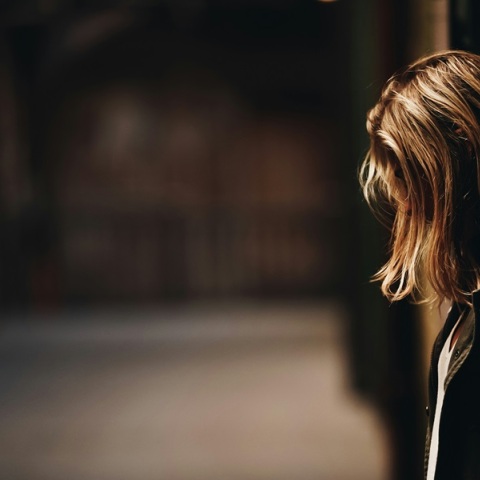 Άνδρας στο Άργος χτύπησε με σίδερο τη σύζυγό του και την περιέλουσε με χλωρίνη