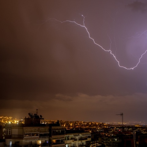 Ραγδαία επιδείνωση του καιρού τη Δευτέρα - Ποιες περιοχές θα επηρεαστούν από την κακοκαιρία