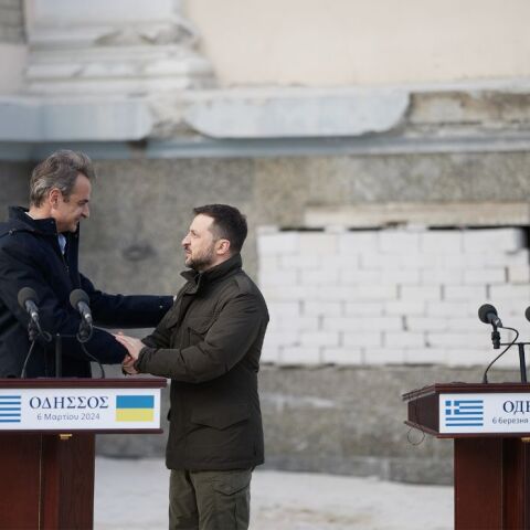 ΣΥΝΑΝΤΗΣΗ ΤΟΥ ΠΡΩΘΥΠΟΥΡΓΟΥ ΚΥΡΙΑΚΟΥ ΜΗΤΣΟΤΑΚΗ ΜΕ ΤΟΝ ΠΡΟΕΔΡΟ ΤΗΣ ΟΥΚΡΑΝΙΑΣ ΒΟΛΟΝΤΙΜΙΡ ΖΕΛΕΝΣΚΙ (ΔΗΜΗΤΡΗΣ ΠΑΠΑΜΗΤΣΟΣ/ΓΡΑΦΕΙΟ ΤΥΠΟΥ ΠΡΩΘΥΠΟΥΡΓΟΥ/EUROKINISSI)