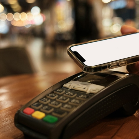 POS: Από την 1η Απριλίου ξεκινούν τα πρόστιμα για τους παραβάτες