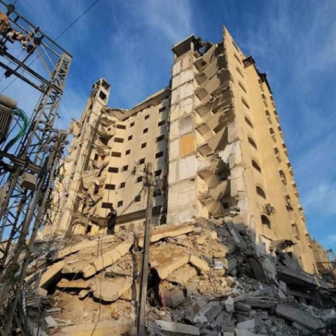 Το Ισραήλ έπληξε πολυκατοικία στη Ράφα - Σημάδι επικείμενης εισβολής