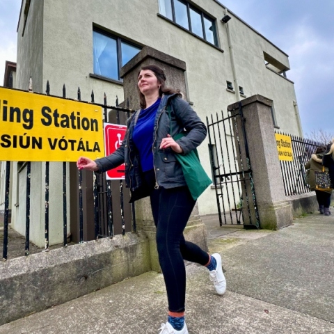 Ιρλανδία: «Ναι» στη συντήρηση - «Όχι» στις αλλαγές για οικογένεια και γυναίκα 