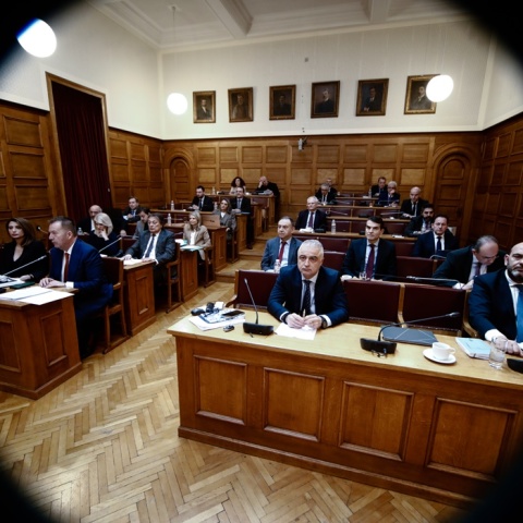 Στιγμιότυπο από τη συνεδρίαση της Εξεταστικής Επιτροπής για τη διερεύνηση των αιτίων για το πολύνεκρο σιδηροδρομικό δυστύχημα στα Τέμπη