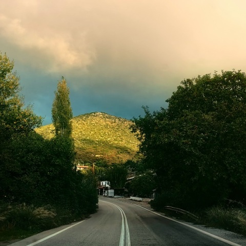 Νεφώσεις και τοπικές μπόρες αναμένονται την Τετάρτη στο μεγαλύτερο μέρος της χώρας