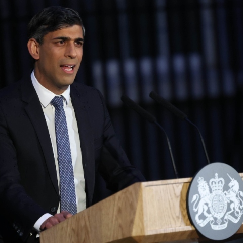 Βρετανία: Αλλάζει ο ορισμός του «εξτρεμισμού» - Στο στόχαστρο ισλαμιστές και ακροδεξιοί