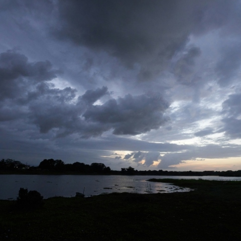 Νεφώσεις με τοπικές βροχές αύριο Παρασκευή στο μεγαλύτερο μέρος της χώρας