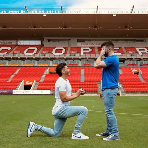 Josh Cavallo: Έκανε πρόταση γάμου στον σύντροφο του εντός γηπέδου