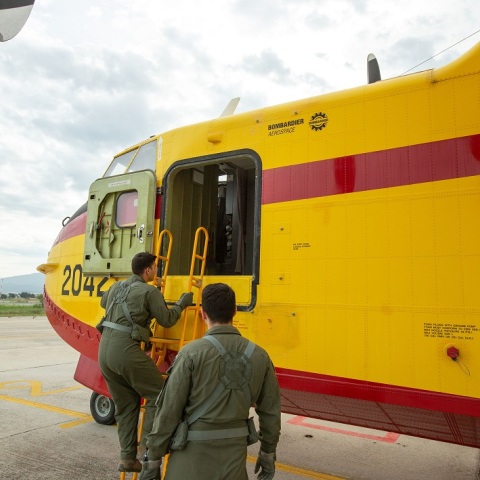 Η Ελλάδα προχωράει στην αγορά 12 Canadair50 χρόνια μετά