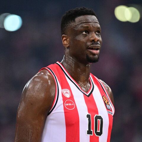 Ολυμπιακός: Επέκταση συμβολαίου του Φαλ με «Απαράδεκτους»