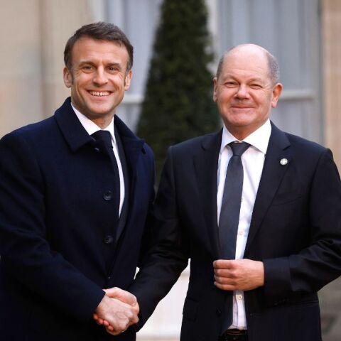 Μακρόν: Συνάντηση με τον Σολτς για το Ουκρανικό