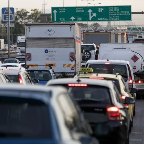 Καθυστερήσεις και αυξημένη κίνηση από την Κινέττα μέχρι τα Μέγαρα